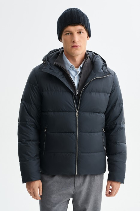 зимняя куртка с капюшоном от бренда снежная королева вид слева