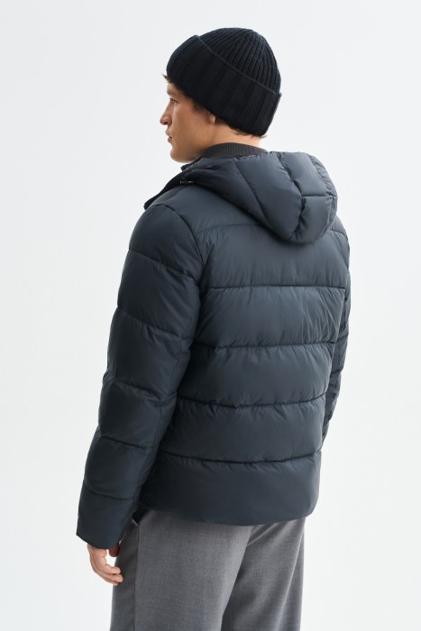 зимняя куртка с капюшоном по цене 5700 руб вид справа