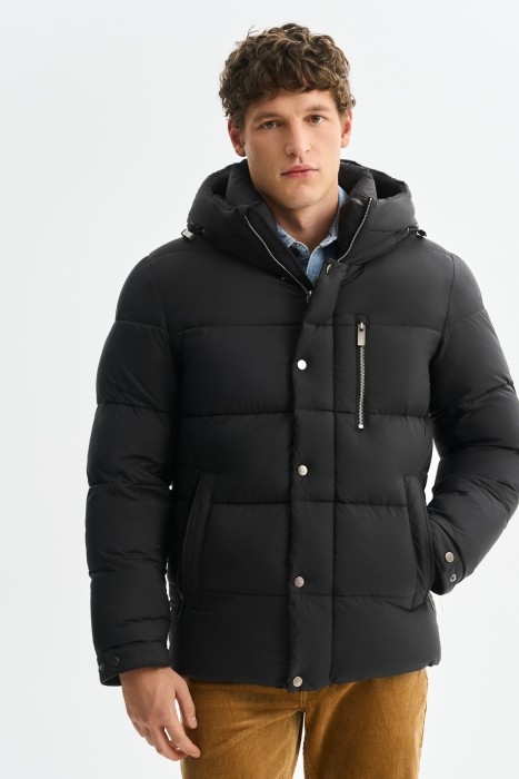 зимняя куртка с капюшоном от бренда снежная королева вид слева