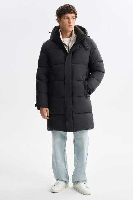 зимняя куртка с капюшоном от бренда снежная королева вид слева