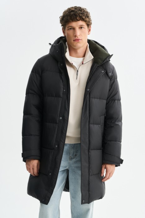 зимняя куртка с капюшоном из россии вид сбоку