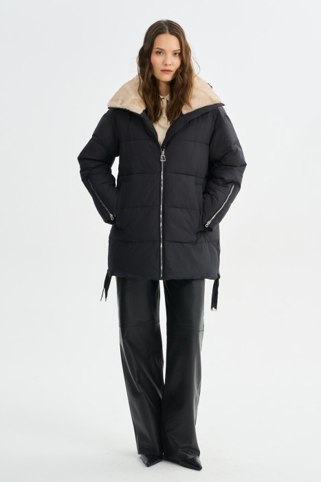 зимняя куртка с капюшоном из россии вид сбоку