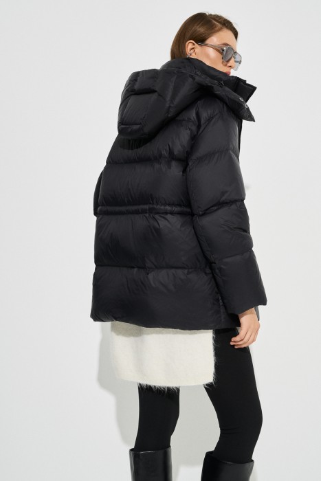 зимняя куртка с капюшоном по цене 12230 руб вид справа