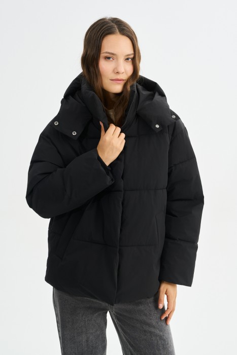 зимняя куртка с капюшоном от бренда снежная королева вид слева