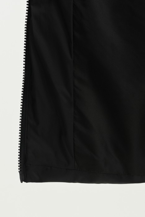 зимняя куртка с капюшоном из россии вид сбоку