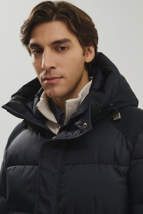 зимняя куртка с капюшоном из россии вид сбоку