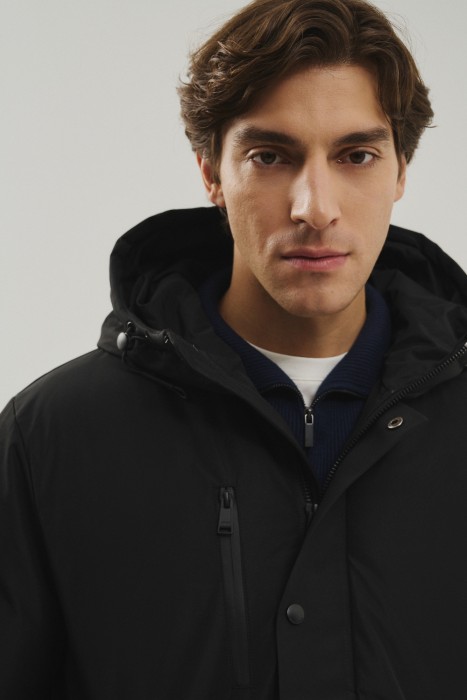 зимняя куртка с капюшоном из россии вид сбоку