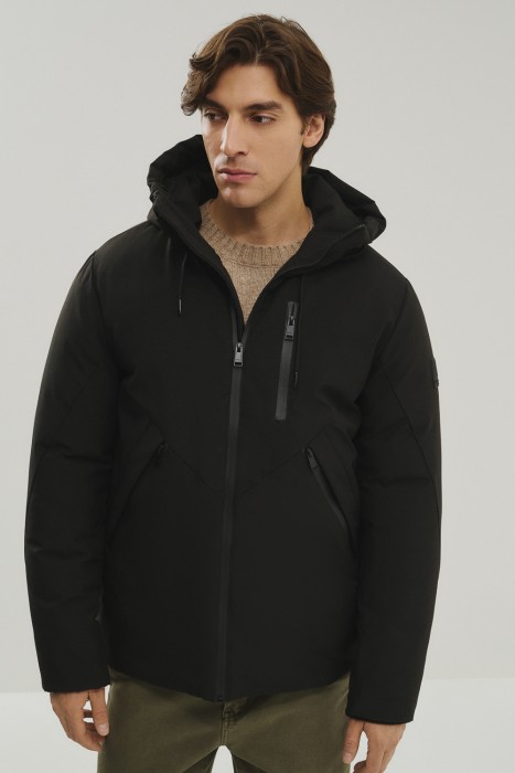 зимняя куртка с капюшоном от бренда снежная королева вид слева