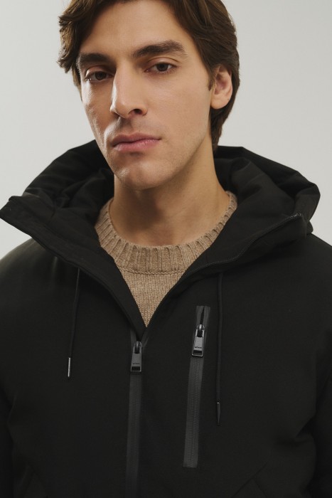 зимняя куртка с капюшоном из россии вид сбоку