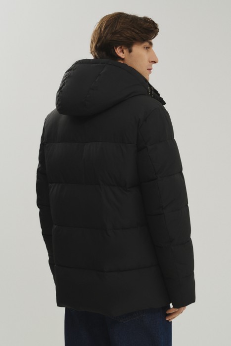 зимняя куртка с капюшоном по цене 5700 руб вид справа