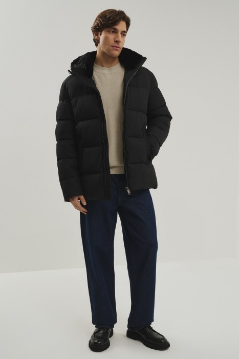 зимняя куртка с капюшоном из россии вид сбоку