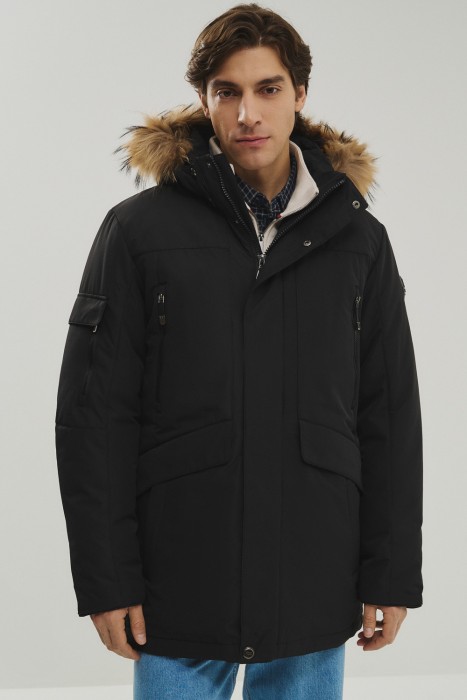 зимняя куртка с капюшоном от бренда снежная королева вид слева