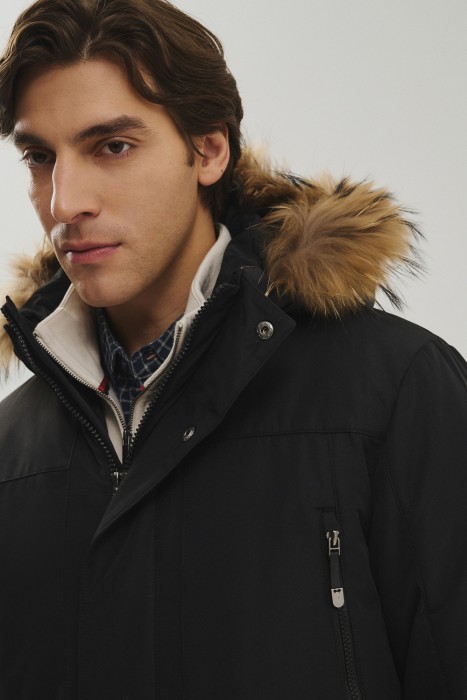 зимняя куртка с капюшоном из россии вид сбоку