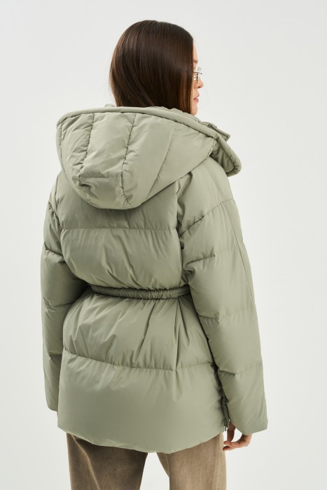 зимняя куртка с капюшоном по цене 11410 руб вид справа