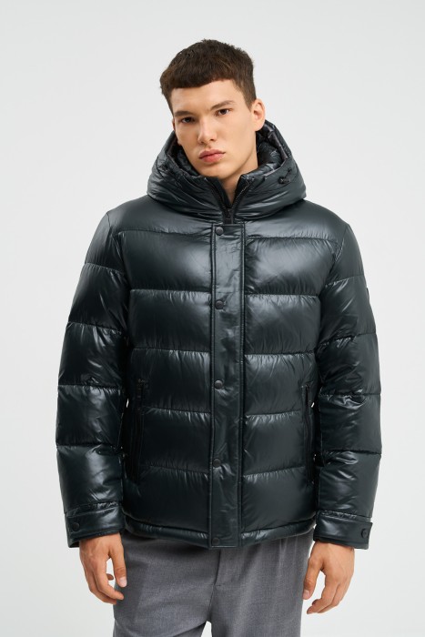 зимняя куртка с капюшоном от бренда снежная королева вид слева