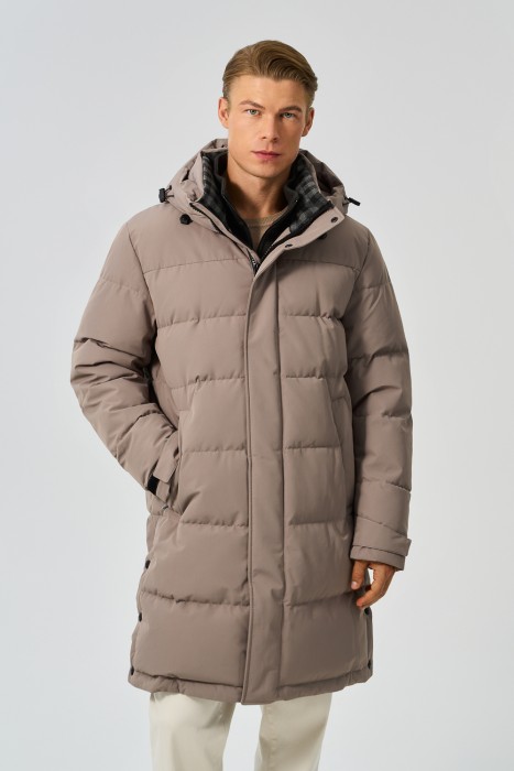 зимняя куртка с капюшоном от бренда снежная королева вид слева