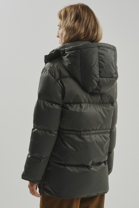 зимняя куртка с капюшоном по цене 8720 руб вид справа