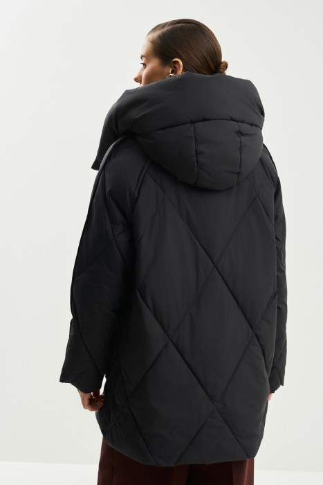 зимняя куртка с капюшоном по цене 9370 руб вид справа