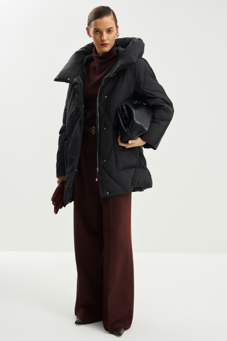 зимняя куртка с капюшоном из россии вид сбоку