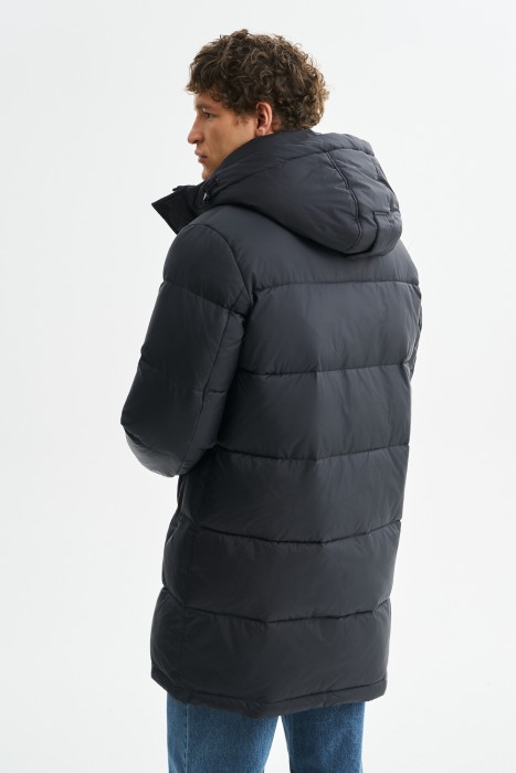 зимняя куртка с капюшоном по цене 4960 руб вид справа