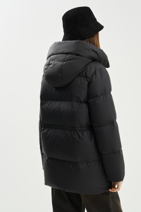 зимняя куртка с капюшоном по цене 7660 руб вид справа