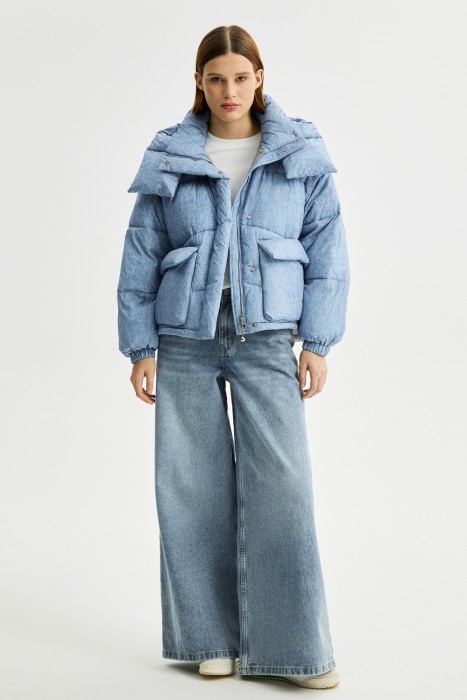 зимняя куртка с капюшоном из россии вид сбоку