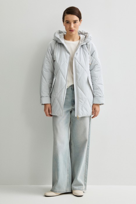 зимняя куртка с капюшоном из россии вид сбоку