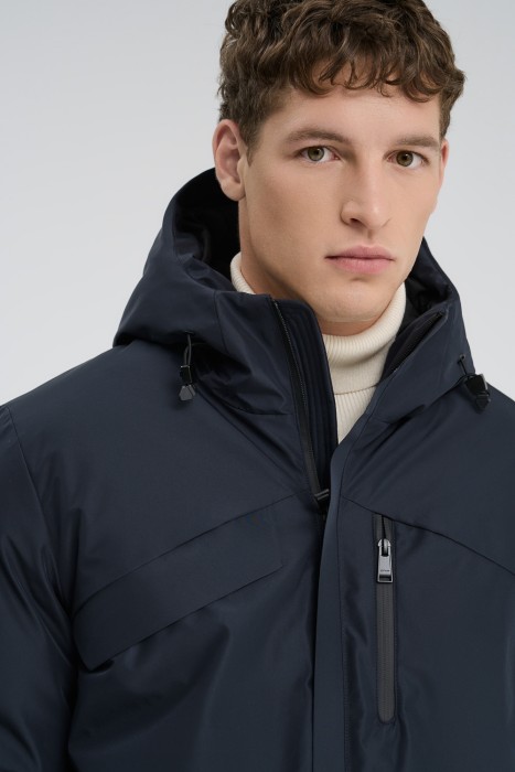 зимняя куртка с капюшоном из россии вид сбоку