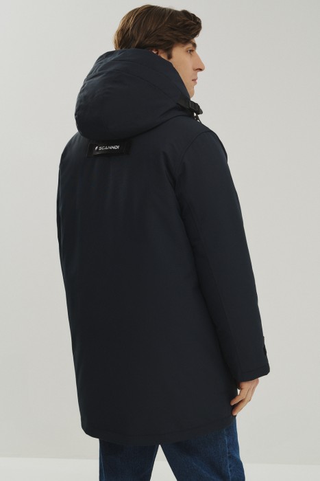 зимняя куртка с капюшоном по цене 10840 руб вид справа