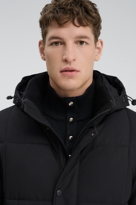 зимняя куртка с капюшоном из россии вид сбоку