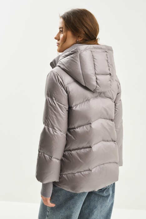 зимняя куртка с капюшоном из россии вид сбоку