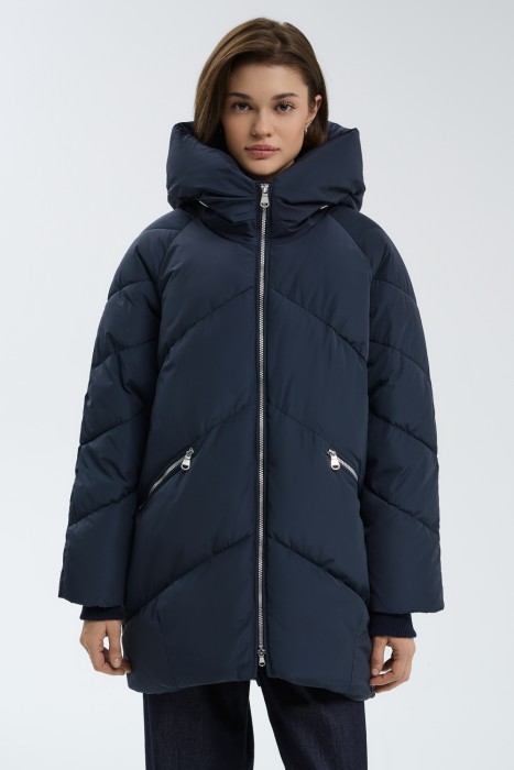 зимняя куртка с капюшоном от бренда снежная королева вид слева