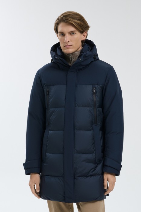 зимняя куртка с капюшоном от бренда снежная королева вид слева