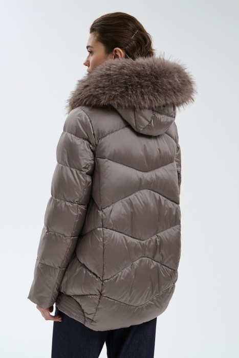 зимняя куртка с капюшоном по цене 11960 руб вид справа