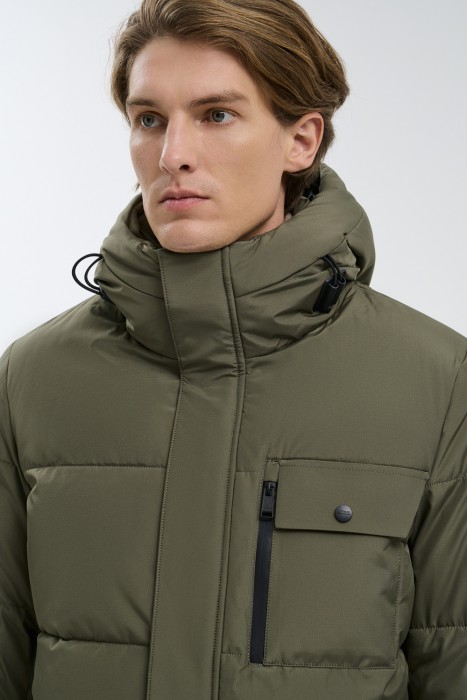 зимняя куртка с капюшоном по цене 6070 руб вид справа