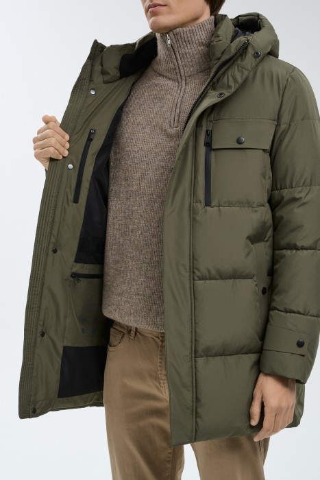 зимняя куртка с капюшоном из россии вид сбоку