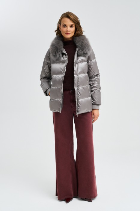 зимняя куртка с меховой отделкой по цене 9780 руб вид справа