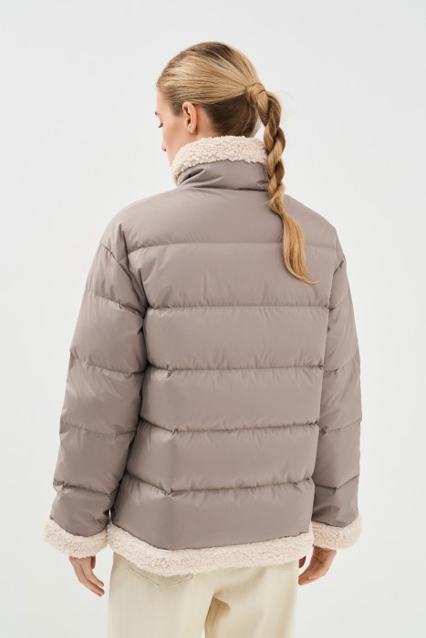 зимняя куртка с меховой отделкой по цене 7490 руб вид справа