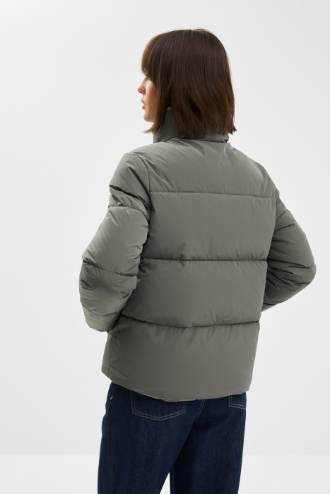 зимняя куртка с меховой отделкой по цене 4880 руб вид справа