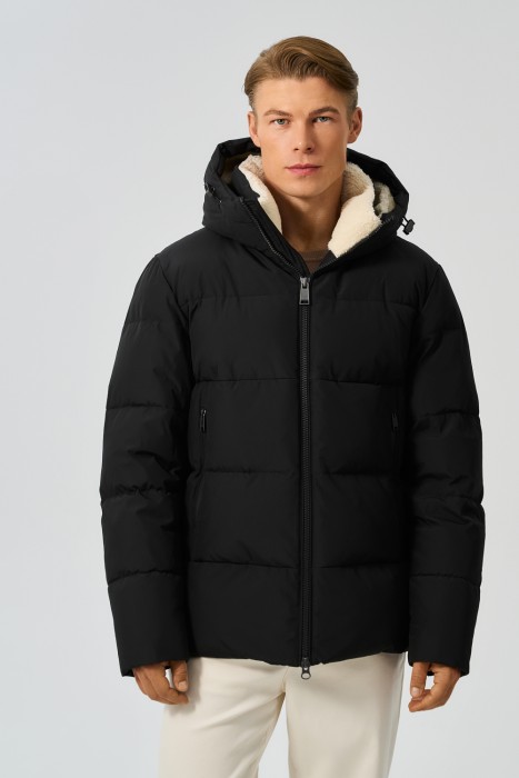 зимняя куртка с меховой отделкой от бренда снежная королева вид слева