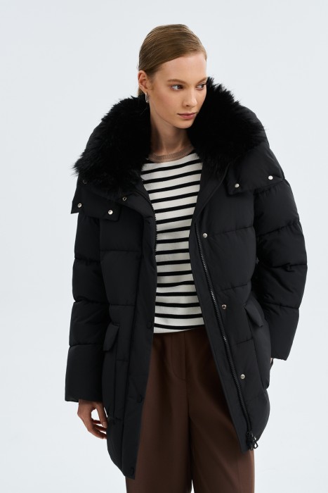 зимняя куртка с меховой отделкой 787847003 фотография