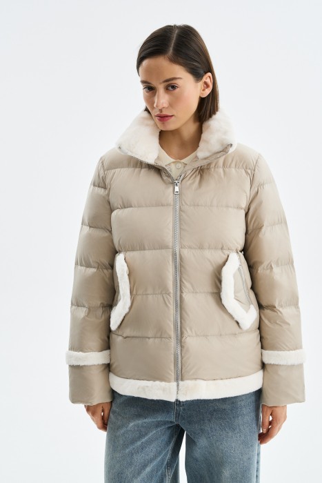 зимняя куртка с меховой отделкой 772125003 фотография