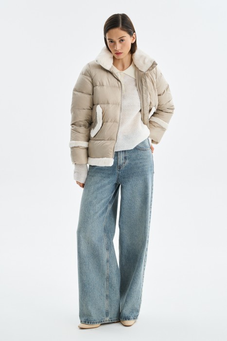 зимняя куртка с меховой отделкой от бренда снежная королева вид слева