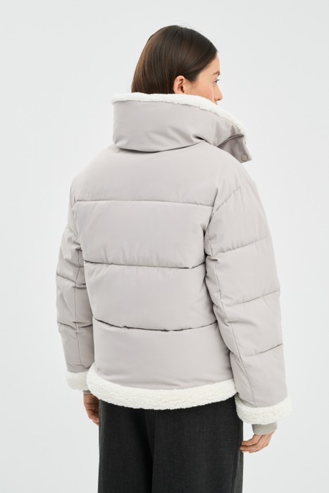 зимняя куртка с меховой отделкой по цене 8070 руб вид справа