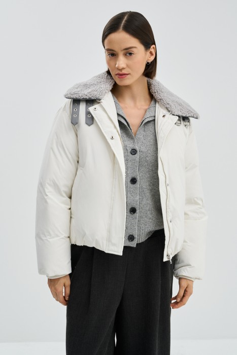 зимняя куртка с меховой отделкой по цене 3990 руб вид справа