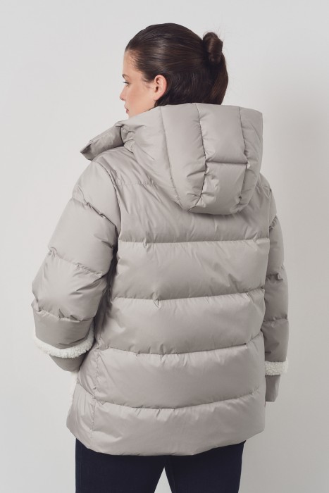 зимняя куртка с меховой отделкой по цене 8960 руб вид справа