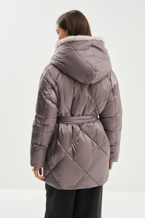 зимняя куртка с меховой отделкой по цене 12390 руб вид справа