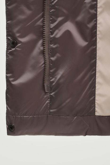 зимняя куртка с меховой отделкой из россии вид сбоку