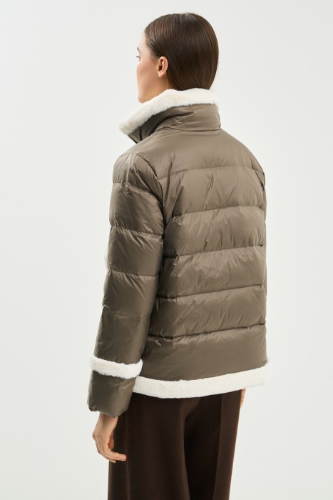 зимняя куртка с меховой отделкой по цене 5860 руб вид справа