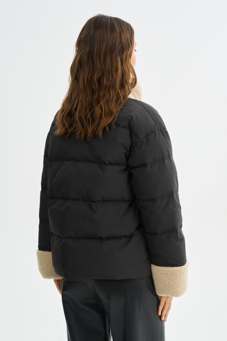 зимняя куртка с меховой отделкой по цене 6840 руб вид справа